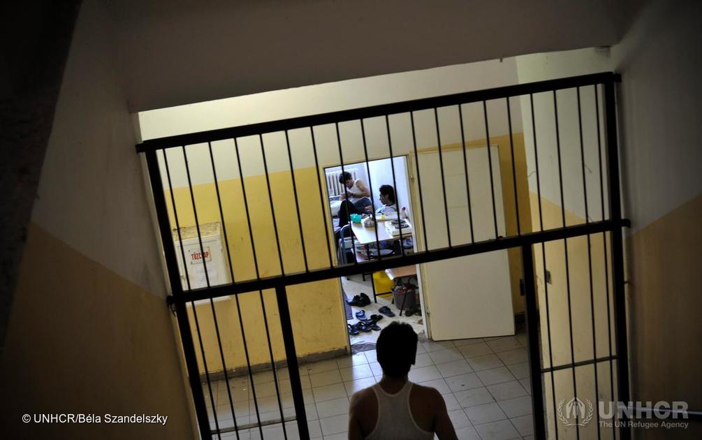 Prosilci za azil na Madžarskem obravnavani kot zločinci