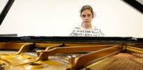 Ukrajinska najstnica se Slovencev dotakne z rahločutnostjo ob klavirju