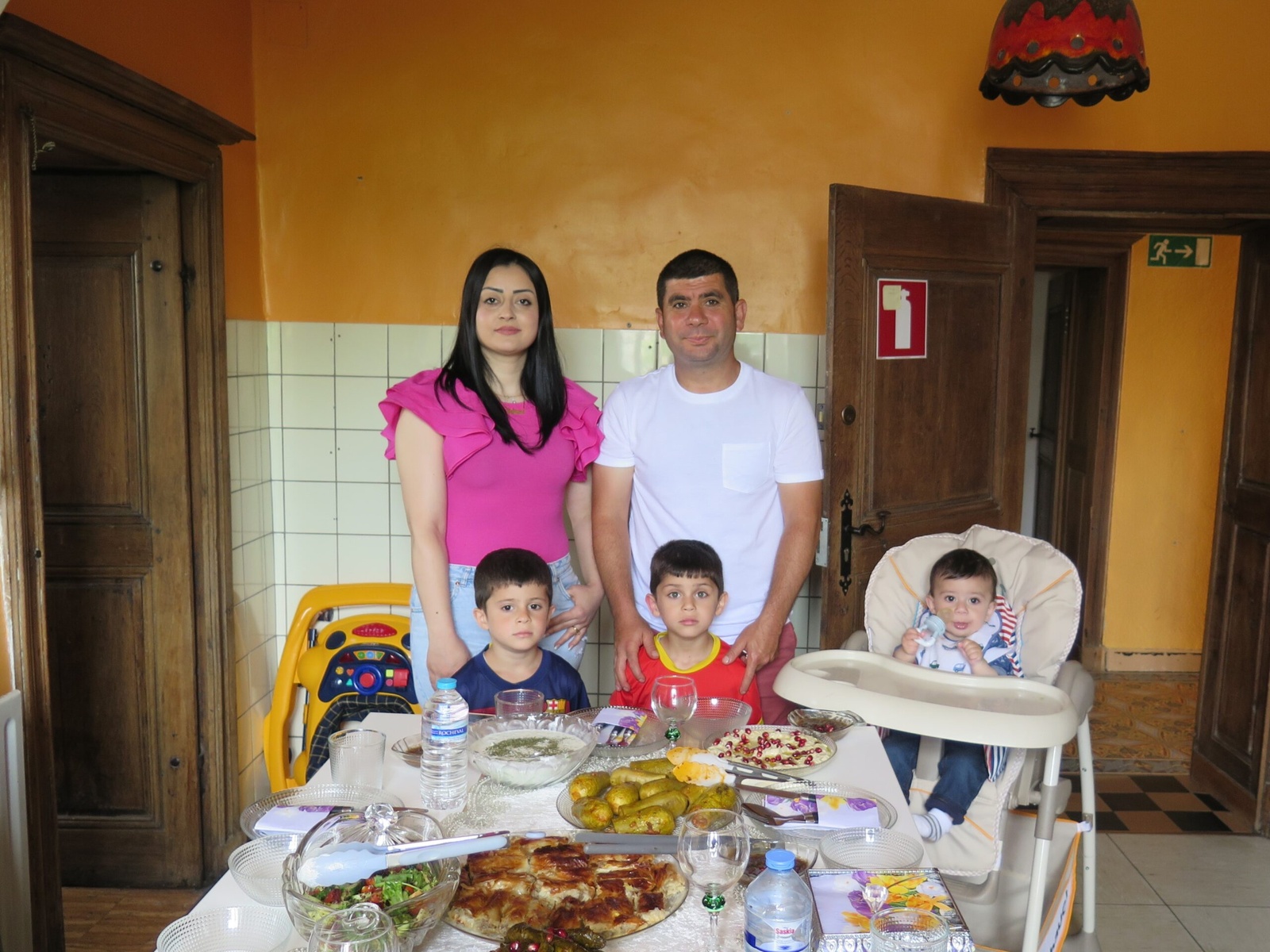 The Khalil family, Nshtman, Sarbast, and their children, the twins Galvan and Loran and baby boy Ivan. © UNHCR/Frederik Bordon