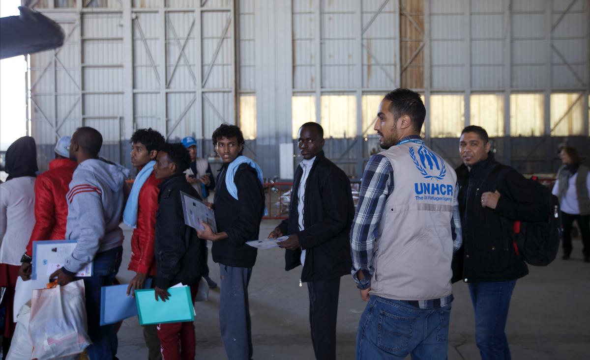 Libya. UNHCR evacuating refugees and asylum-seekers from detention centres in Tripoli to Niger