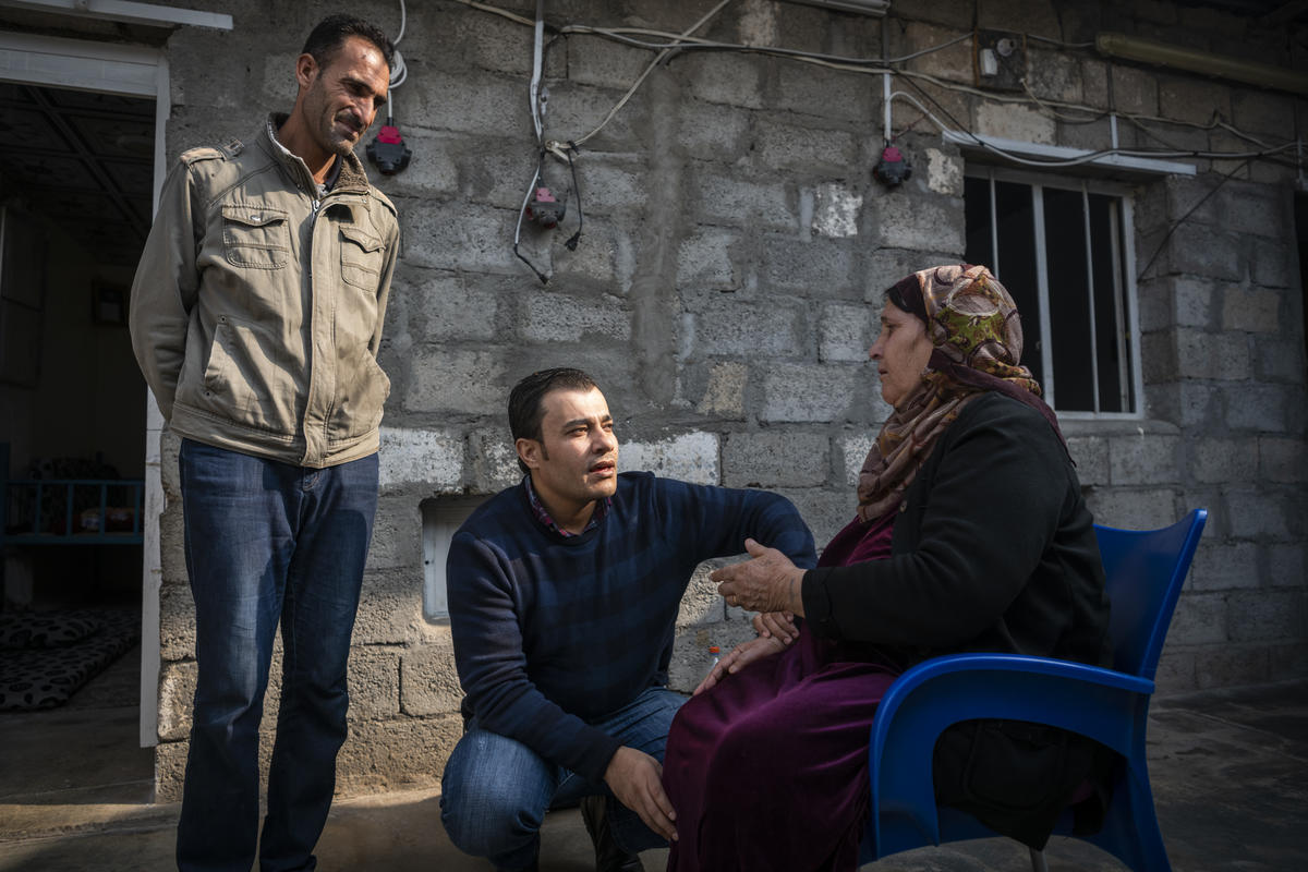 Iraq. Syrian refugee doctor treats patients while living in exile