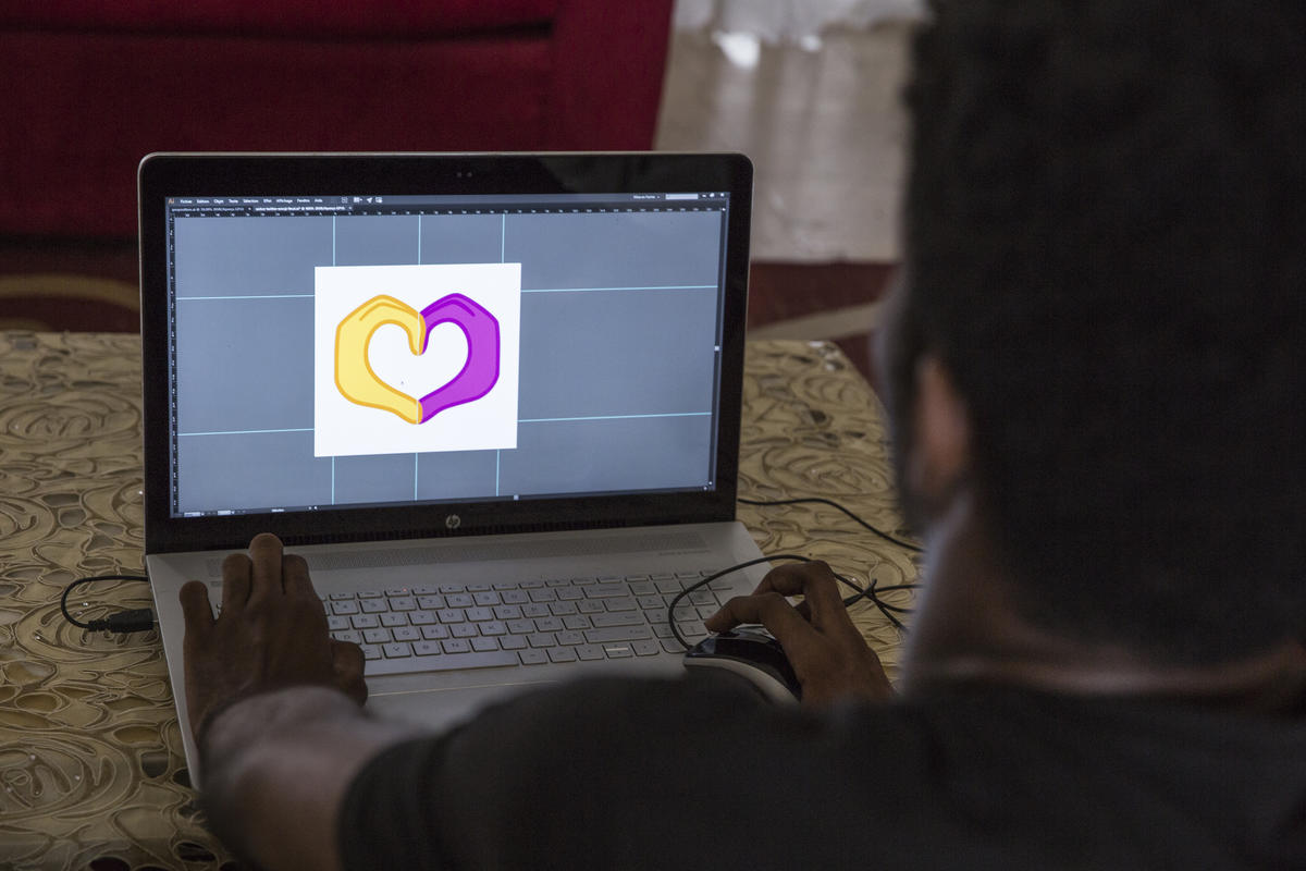 Côte d'Ivoire. Ivorian graphic designer produces emoji for World Refugee Day