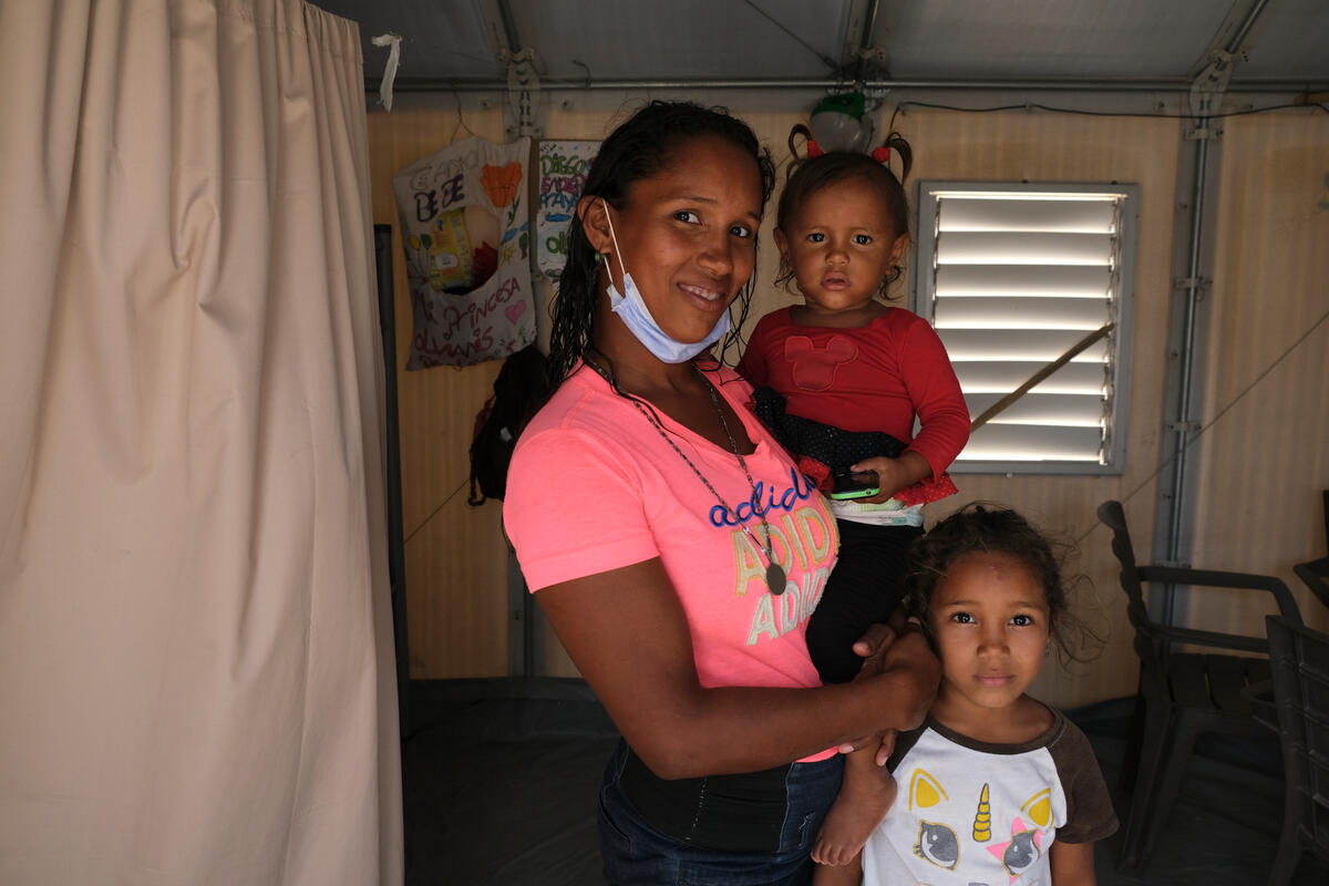 After nearly a week sleeping in a bus station, Verónica and her four kids found shelter at the Integrated Assistance Centre in Maicao, Colombia.