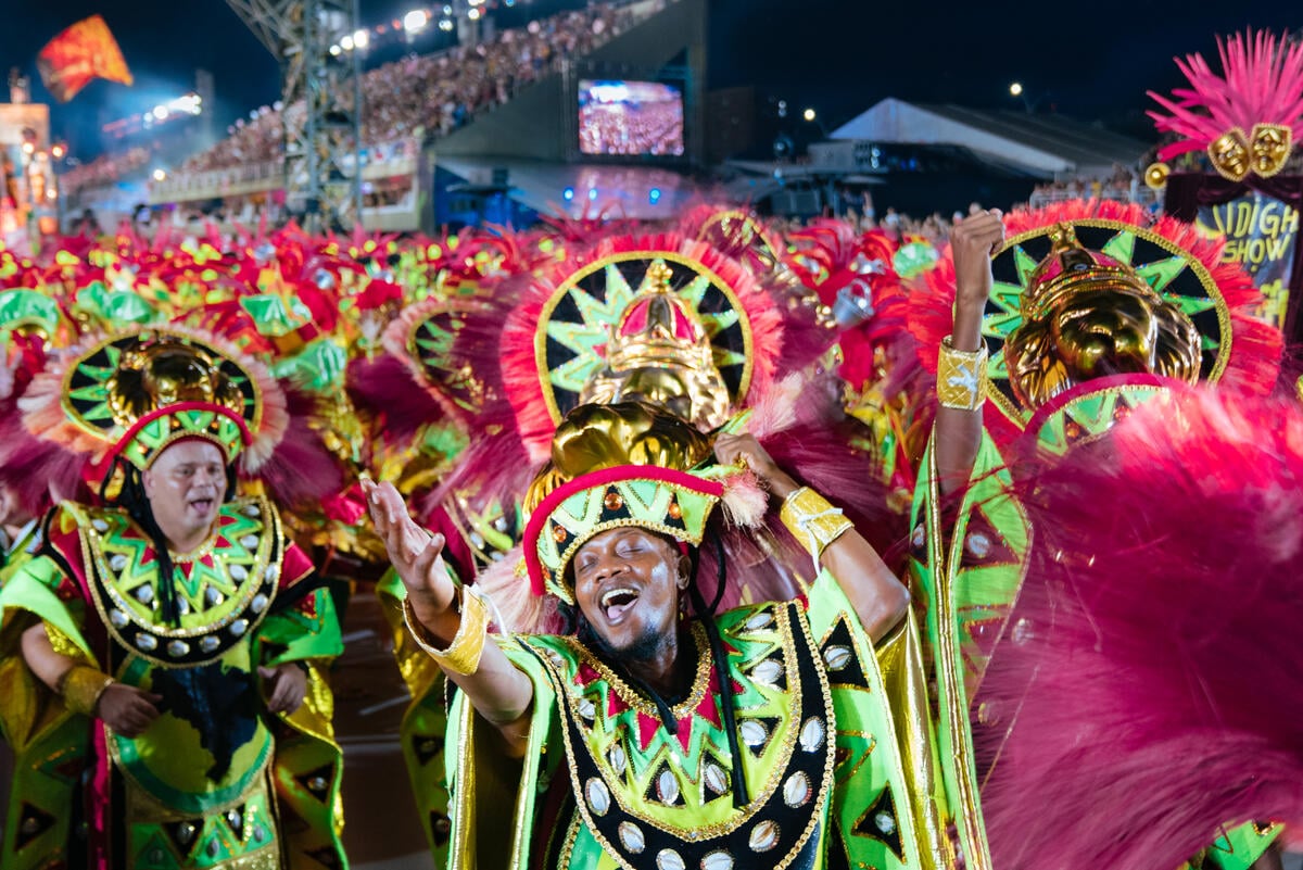 Refugees samba in Rio's famed Carnival parade to celebrate