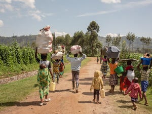 Uganda. Some families who fled clashes return home to DRC from Uganda