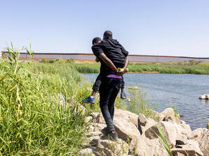 Mexico. Asylum seekers walk to the United States