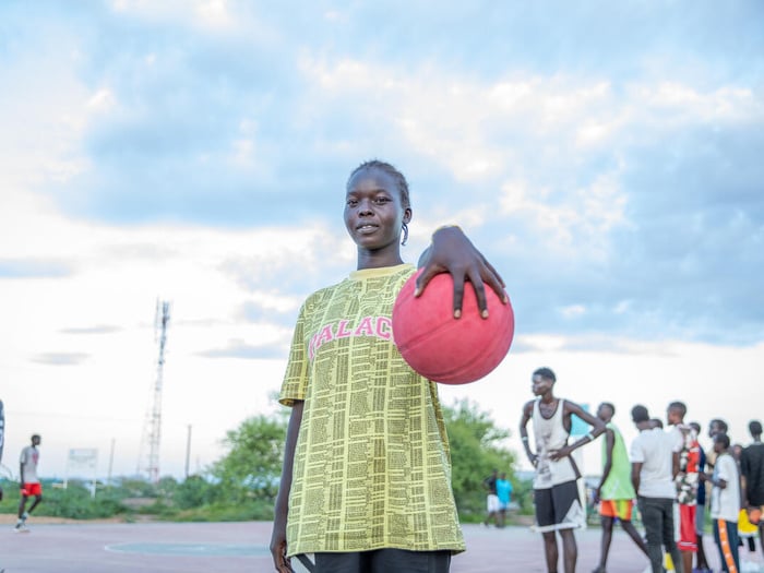 Kenya. High Commissioner and IOC president vist Kakuma refugee camp