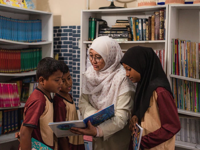 Malaysia. UNHCR partner JREC provides education to refugee children
