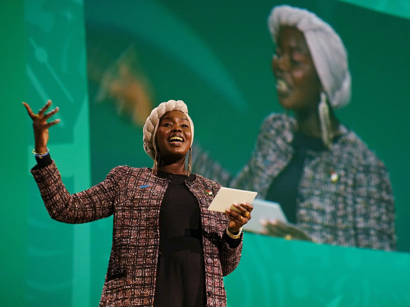 UNHCR Goodwill Ambassador Emi Mahmoud participated at COP 28 and recited one of her poems titled “Song of the Earth”.