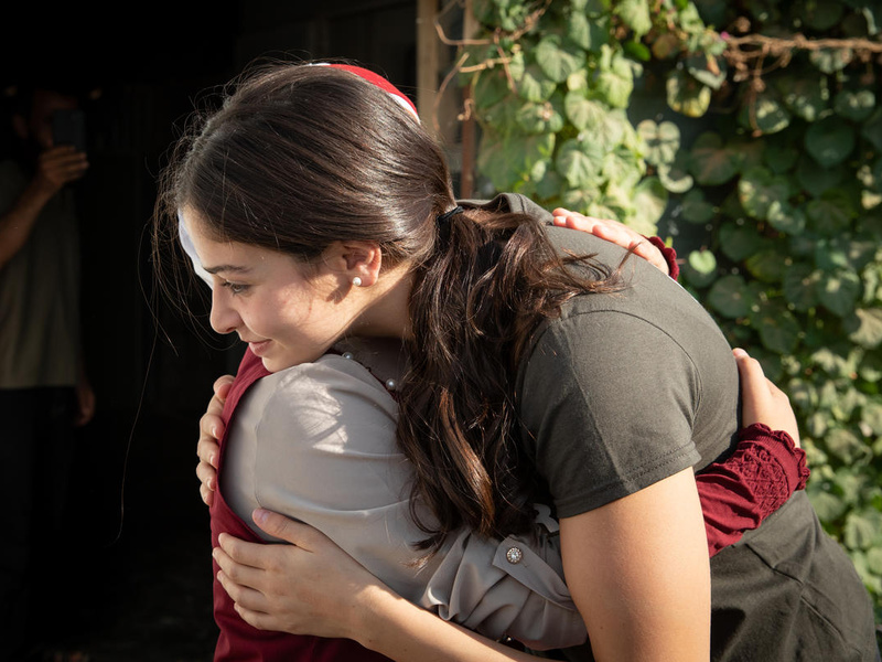 UNHCR Goodwill Ambassador Yusra Mardini visits the home of Syrian refugee Rama (14) during a visit to the Zaatari refugee camp in Jordan. 