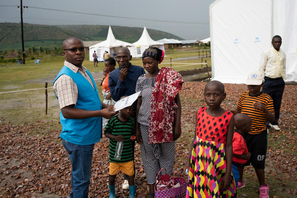 Hundreds line up for start of Ugandan refugee verification | UNHCR