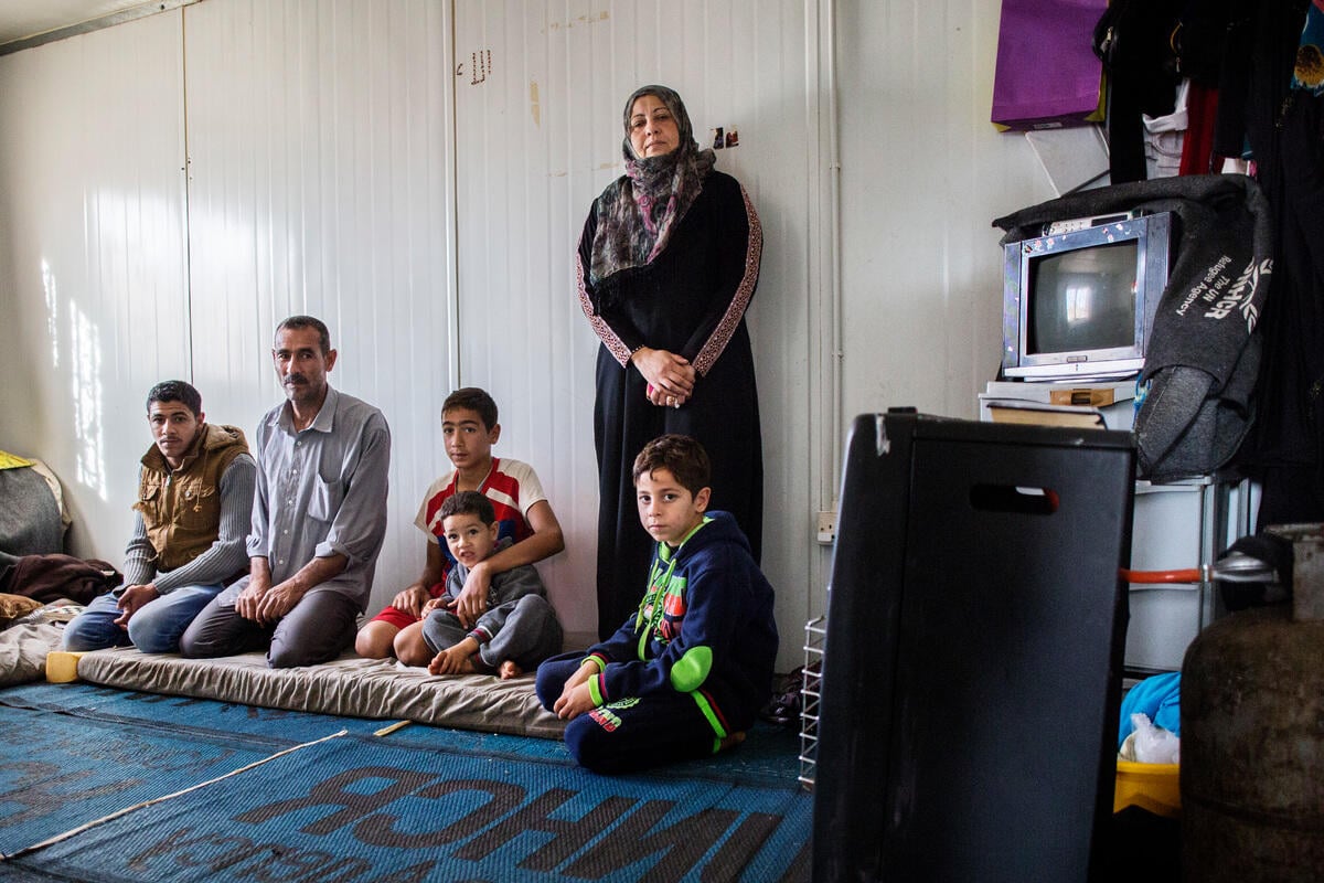Syrian wrestling champ inspires young refugee's dreams