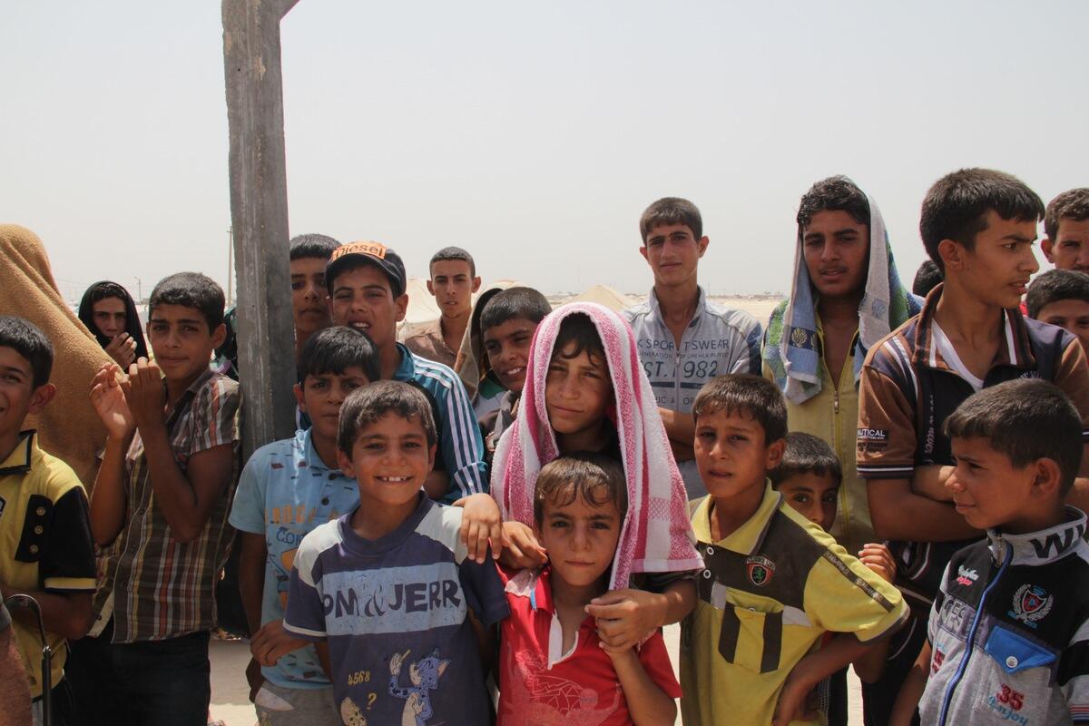 Falluja families braving searing temperatures in desert heat