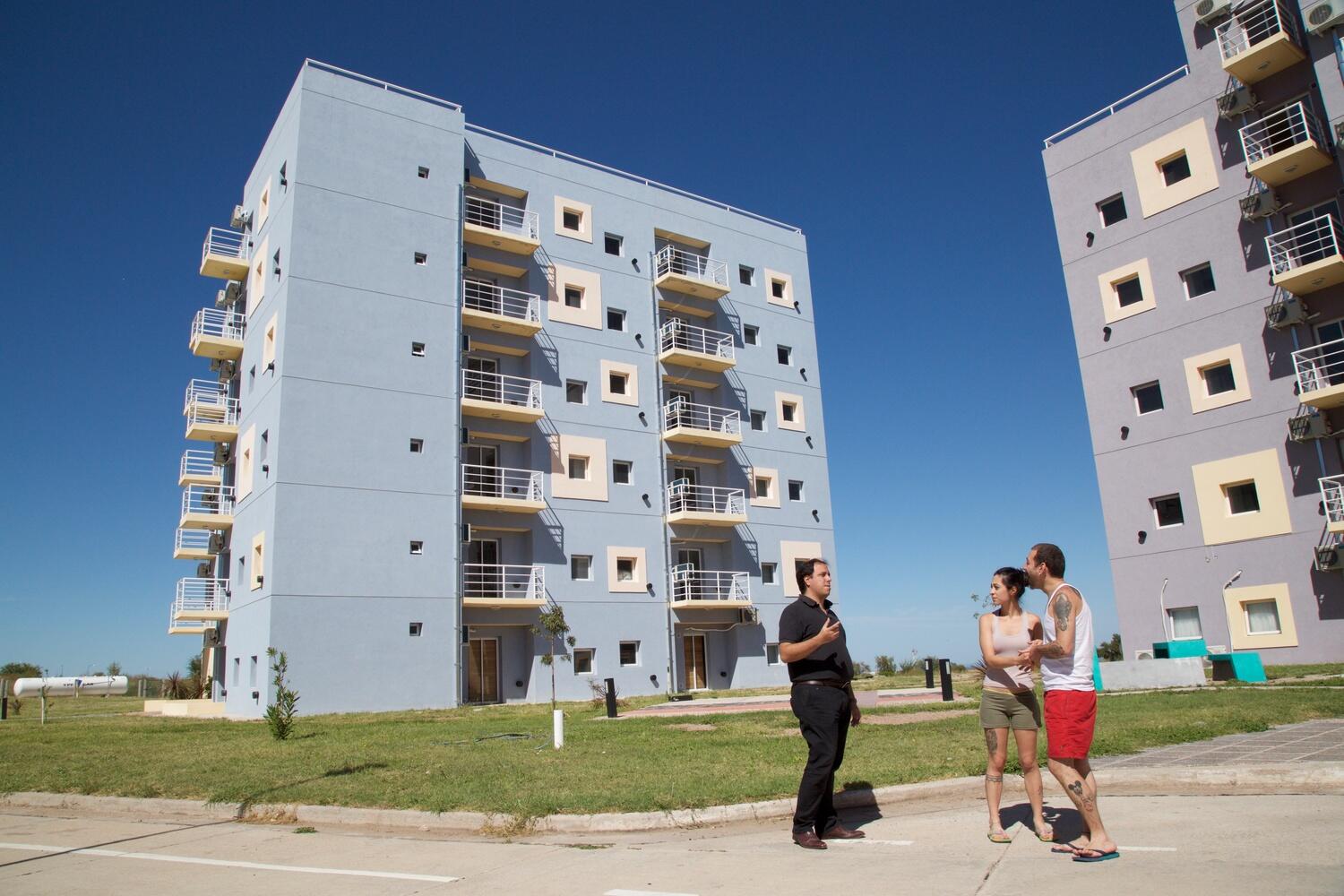 Argentina. Syrian couple escape war and start over