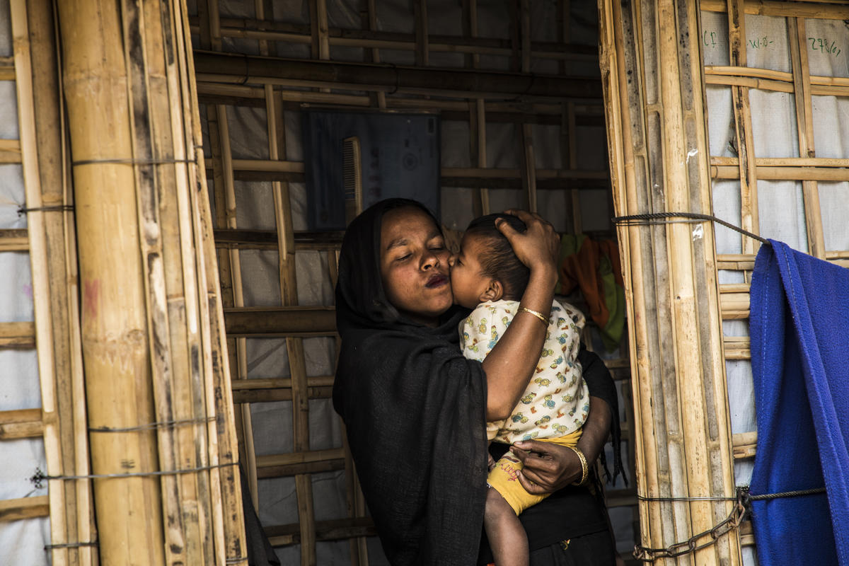 Bangladesh. Families settled in Kutupalong refugee camp, 3 years after the crisis broke out