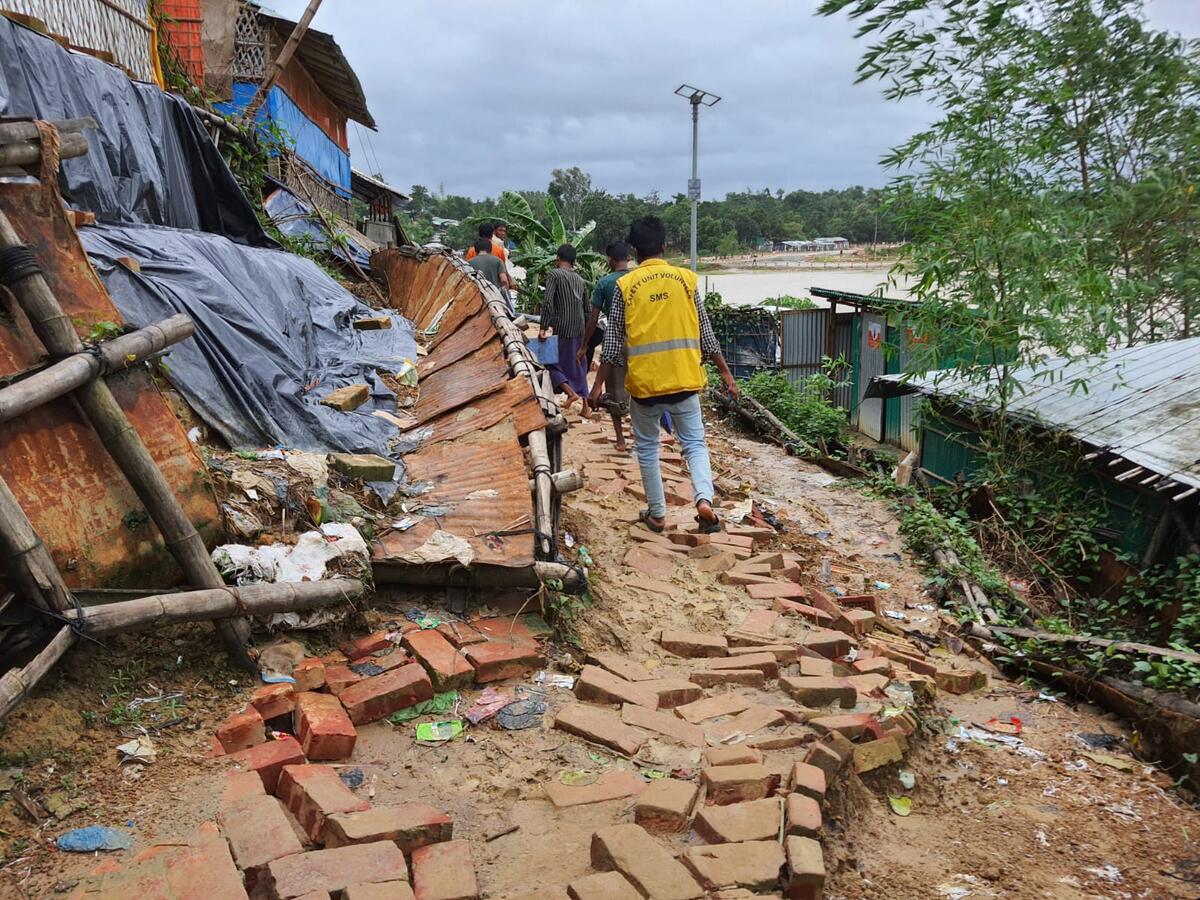 Bangladesh. Deadly floods and landslides hit Rohingya camps