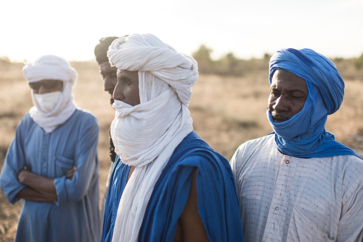 Mauritania. Refugee volunteers wage fight against bush fires near Malian camp
