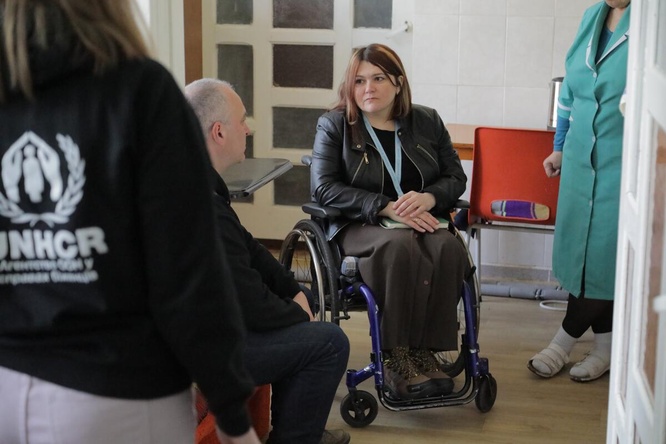 Ukraine. Former regional Nansen winner helps those with disabilities reach safety