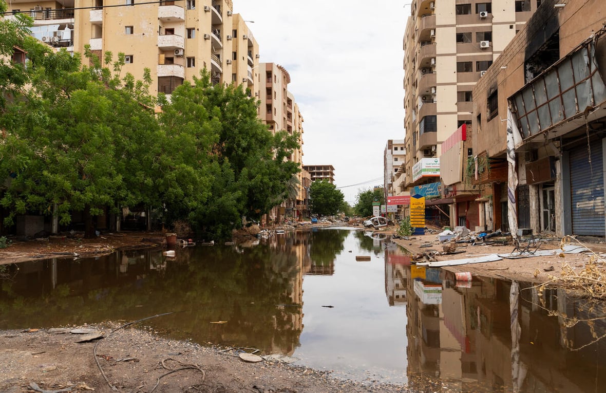 تعرّضت العاصمة السودانية الخرطوم لدمارٍ بالغ بعد أكثر من عامين من الصراع.