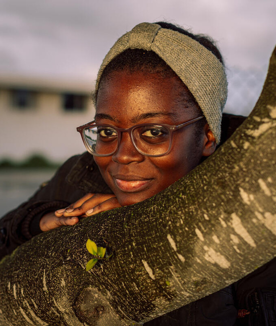 سيرنا هي طالبة بكالوريوس في تكنولوجيا الهندسة، تخصص هندسة الحاسوب، بجامعة كيب بينينسولا للتكنولوجيا، حاصلة على منحة دراسية من مبادرة DAFI.