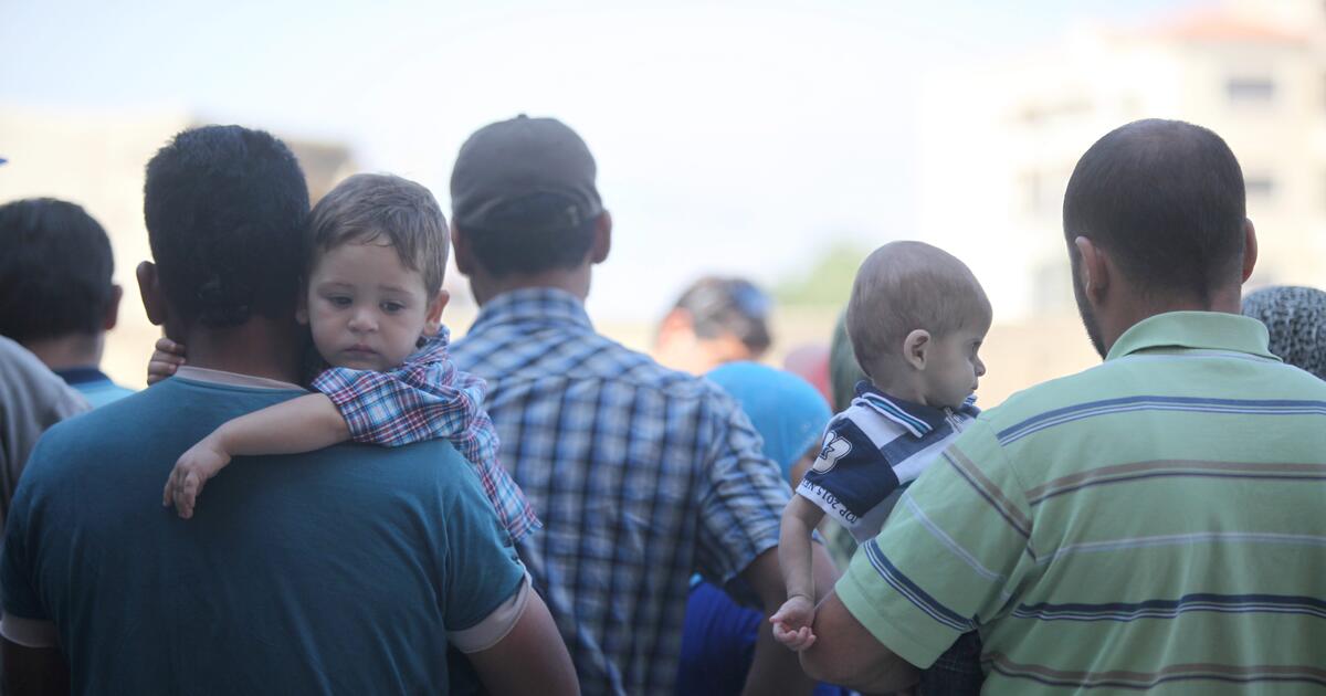 Record numbers of Syrian refugees flee as UN warns of critically low ...