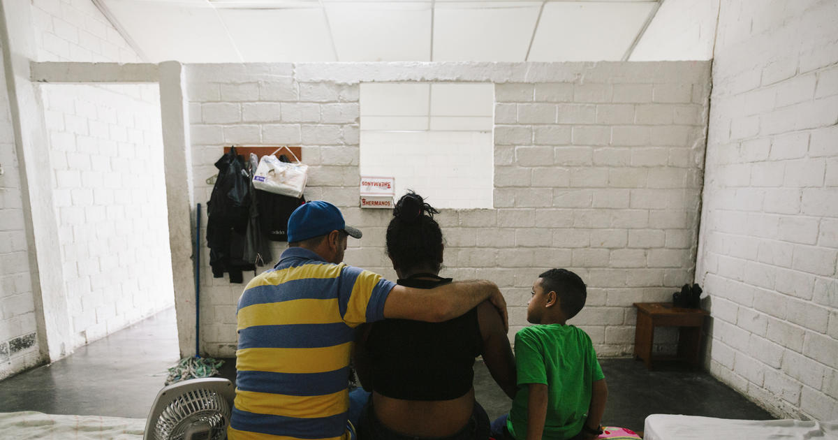 Death threats drive refugees to flee coronavirus lockdown | UNHCR
