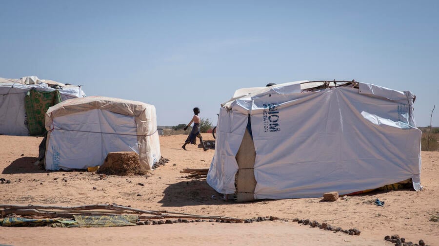 Niger. High Commissioner backs new policy for refugees, IDPs and hosts