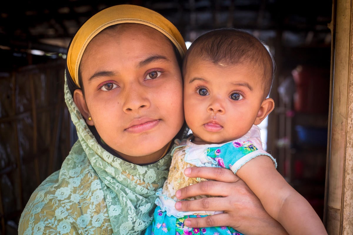 Bangladesh. Bangladeshi farmers shelter Rohingya refugees