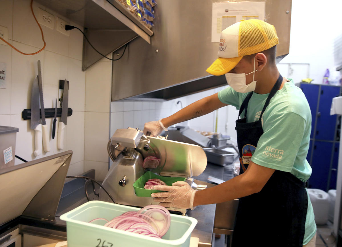 Colombia. Private sector steps up to employ Venezuelan refugees and migrants