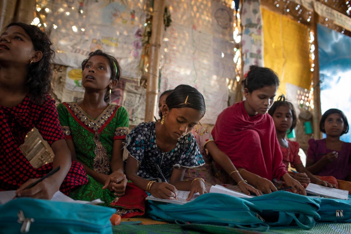 Bangladesh. Rohingya youth spearhead project to foster mental health