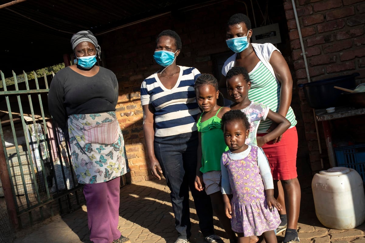 South Africa. Somali refugees gives back to host community during COVID-19