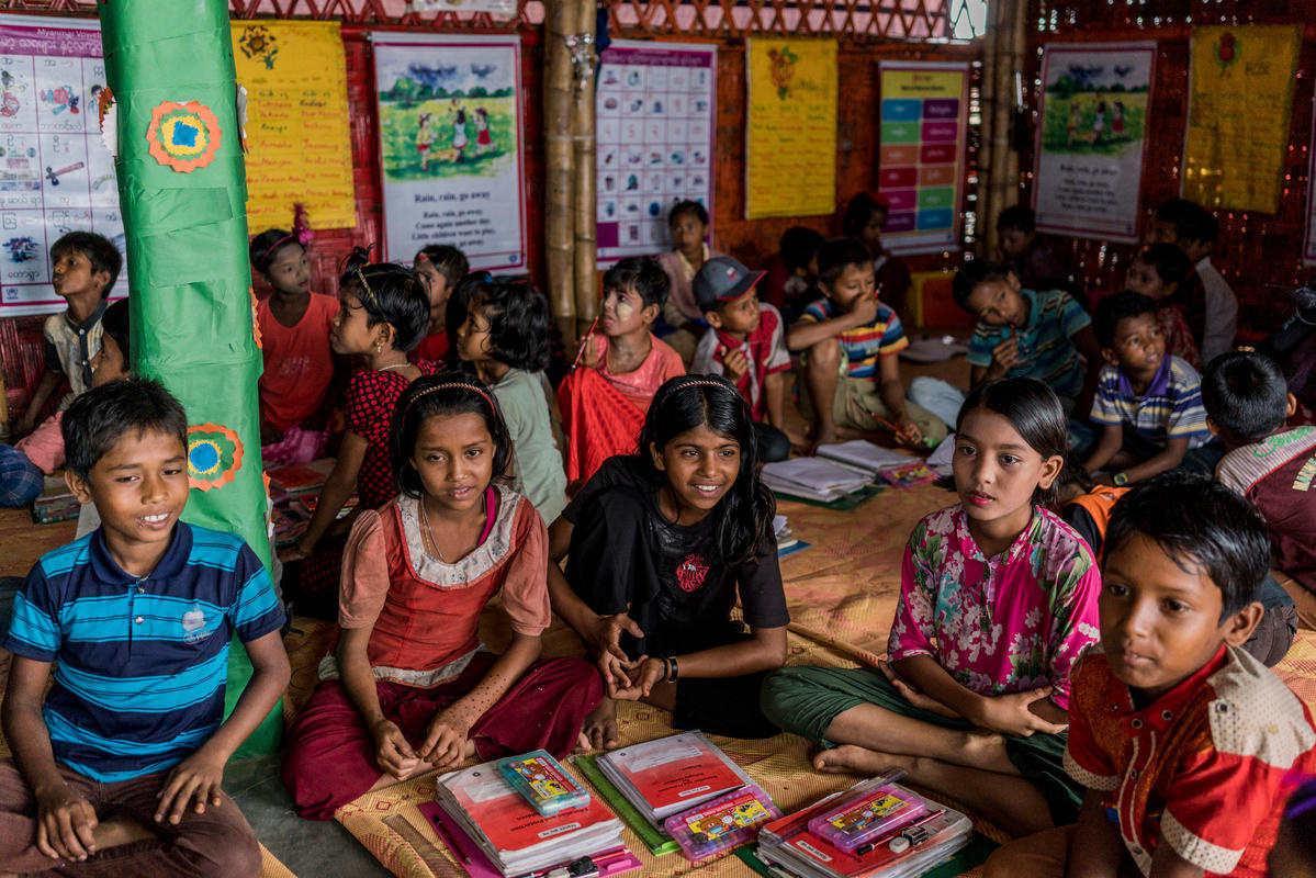 Bangladesh. High Commissioner for Refugees, Filippo Grandi meets Rohingya refugees