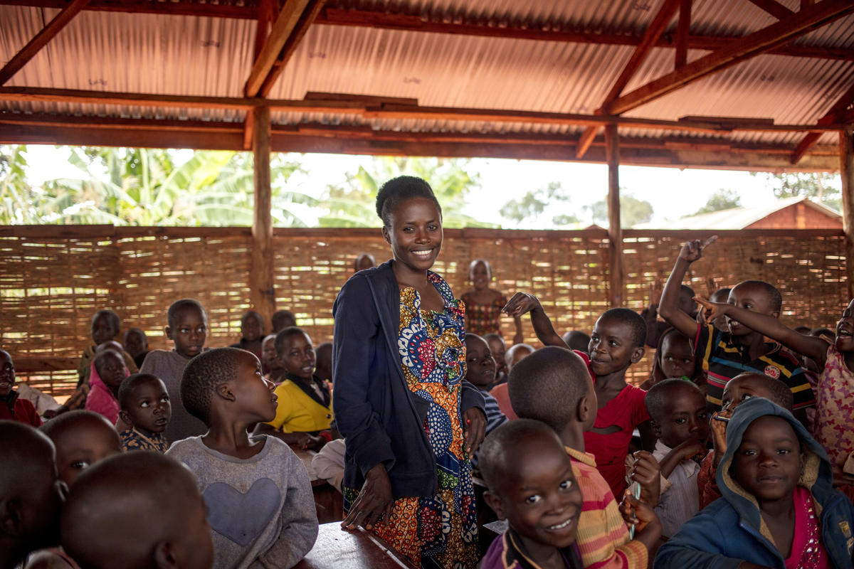 Tanzania. Burundian schoolkids and teachers desperate for learning resources