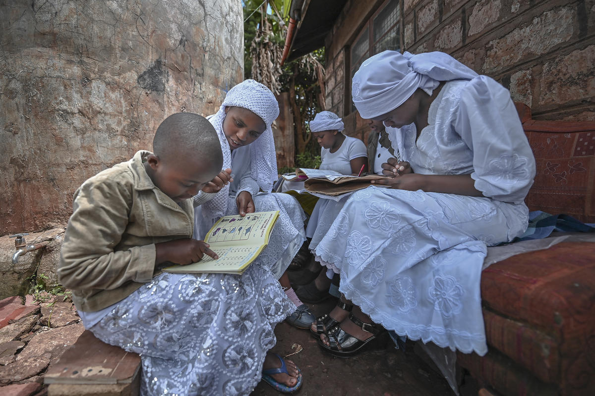 Kenya. Stateless Shona woman becomes first to attend university