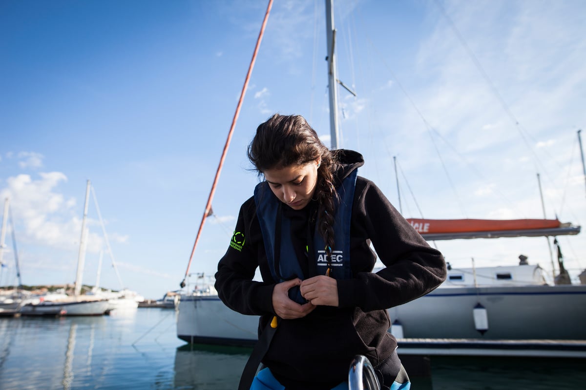 Greece. Syrian refugee returns from safe haven to help others