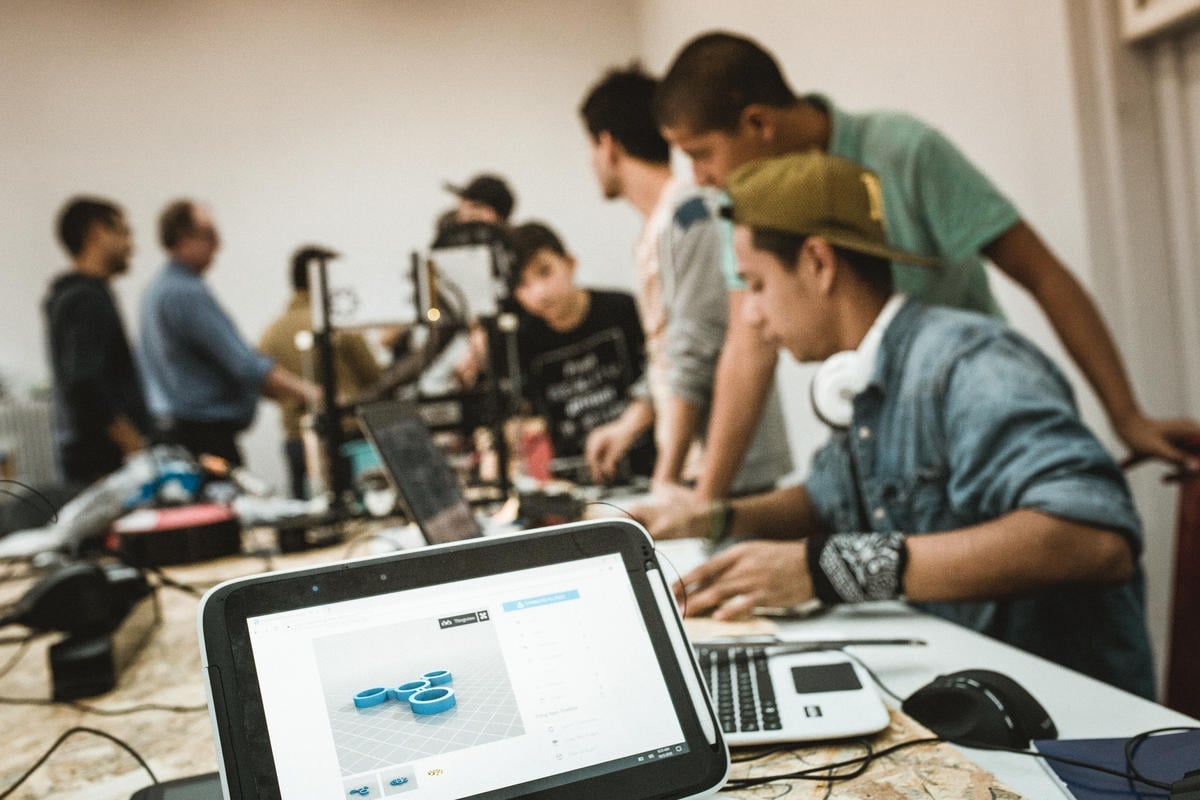 Greece. 3D building workshop for youth, aged 14-17, from unacompanied minors shelters, safe zones and day centres
