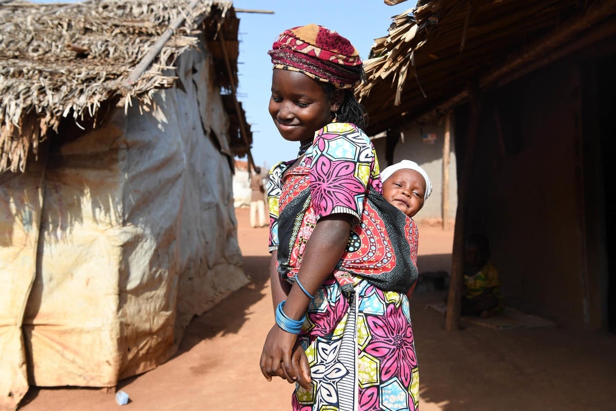 Cameroon. Saving babies' lives with Kangaroo care