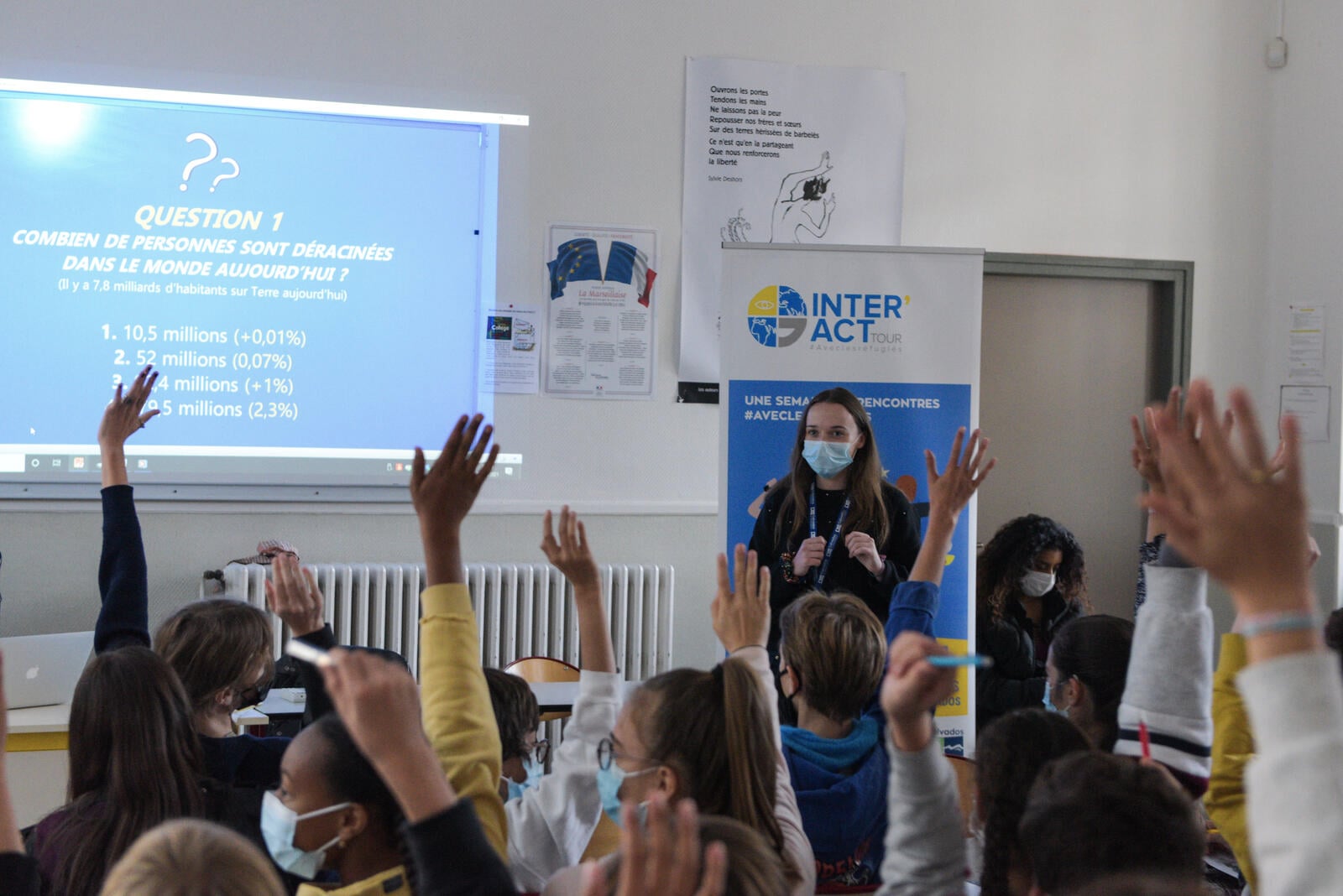 Présentation du HCR sur les déplacements forcés en France et dans le monde dans les collèges lorsde l'Inter'Act 2021