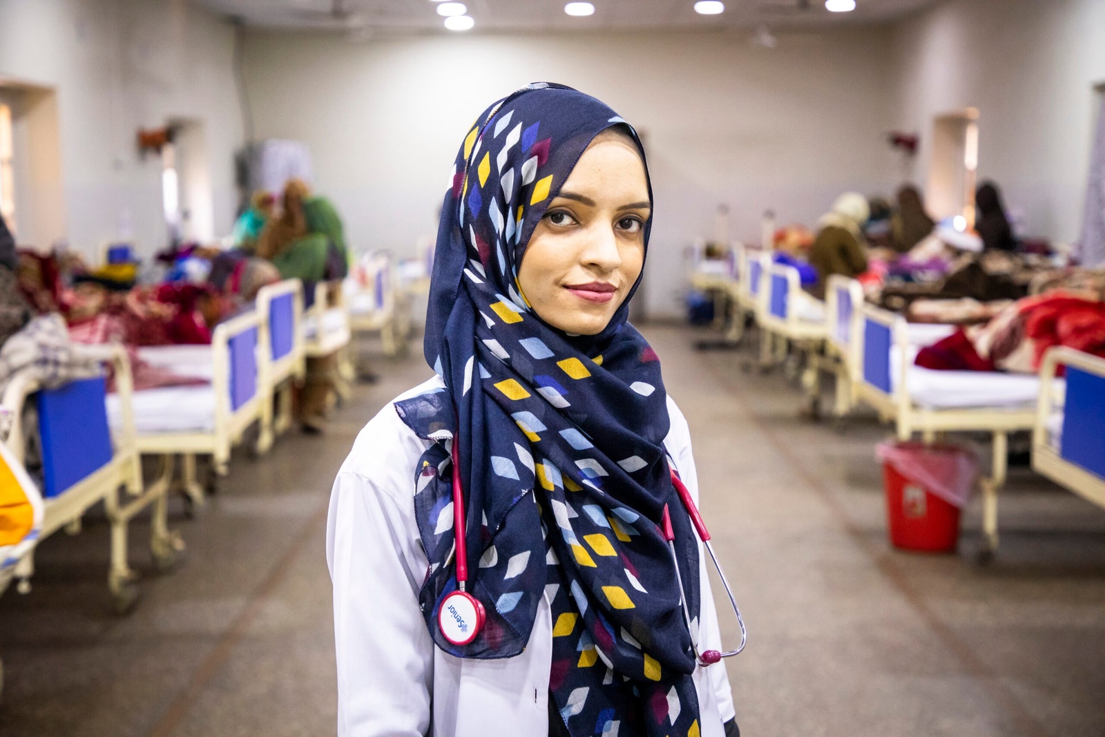 Saleema on the ward at Holy Family Hospital in Rawalpindi, Pakistan, where she did her residency. © UNHCR/Roger Arnold