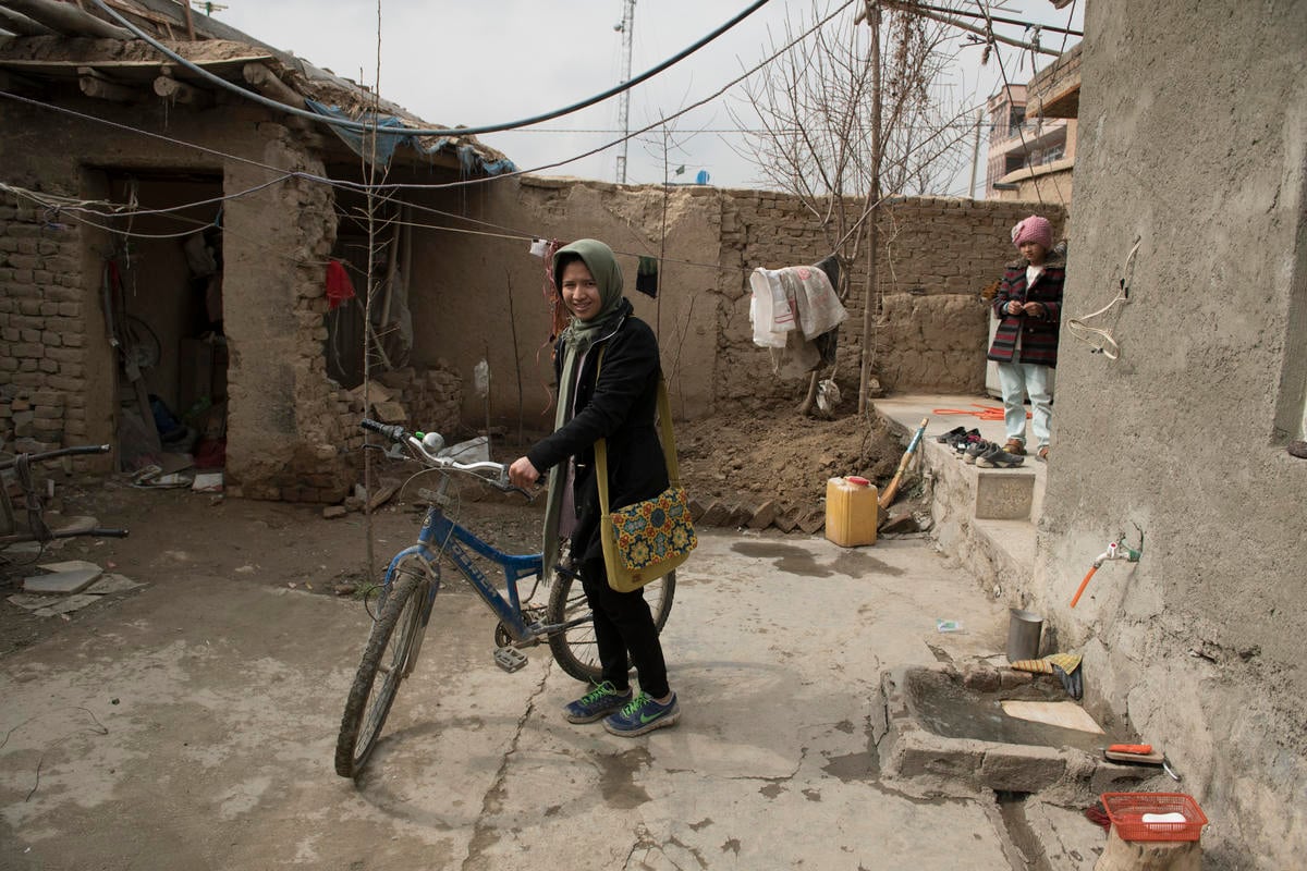 Afghanistan. Born in exile, young returnee excels on DAFI programme