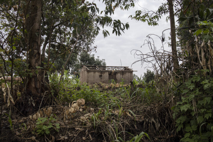 A burned-out house in a deserted village in Djugu territory, Ituri Province.