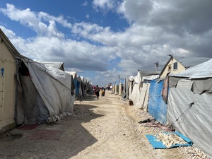 مخيم للنازحين داخلياً في محافظة إدلب شمال غرب سوريا في مارس 2023.