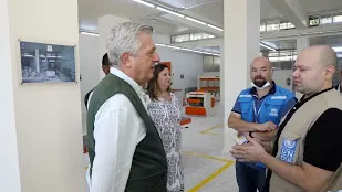 High Commissioner visits UNHCR vocational training centre in Aleppo