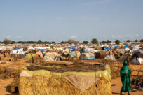 ความขัดแย้งในเมืองดาร์ฟูร์ ประเทศซูดานทำให้มีผู้เสียชีวิตเกือบ 4,000 คน ทรัพย์สินของประชาชนถูกทำลายเสียหาย