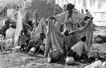 أدى الجفاف والحرب إلى تدفق جماعي للإثيوبيين إلى السودان خلال الثمانينات وقد توفي عشرات الآلاف قبل وصول إمدادات الإغاثة.
