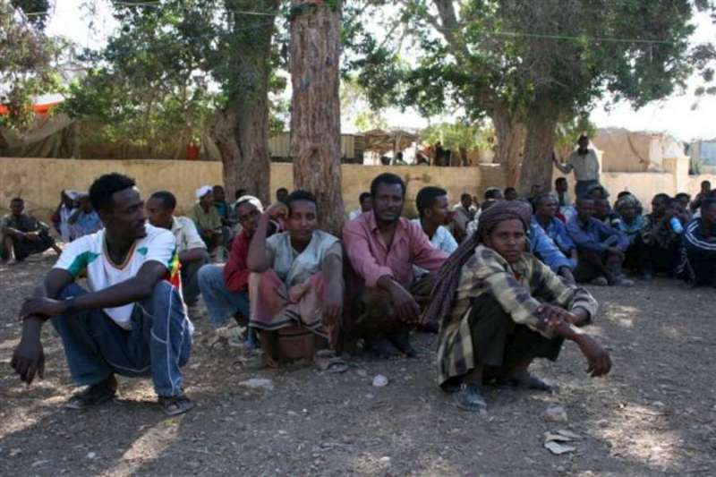 De nombreux Éthiopiens, qui n'ont plus d'argent avant de pouvoir emprunter les bateaux de passeurs, affirment que les distributions de repas par l'UNHCR et le Programme alimentaire mondial (PAM) sont leur unique moyen de subsistance.