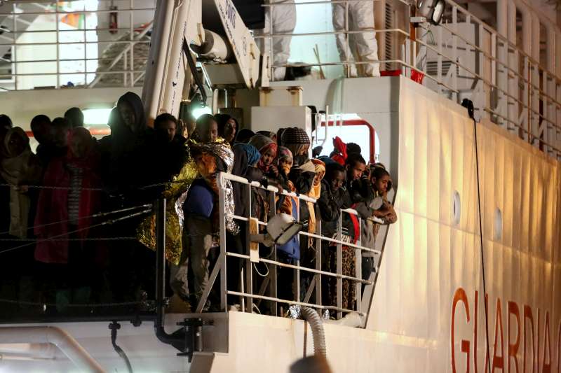 The Gregoretti  arrives in the Sicilian capital, Palermo, carrying more than 1,000 refugees and migrants who were rescued from the Mediterranean. 