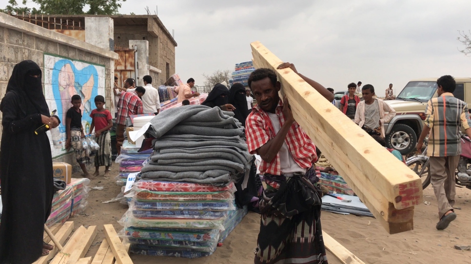 Yemen aid supplies