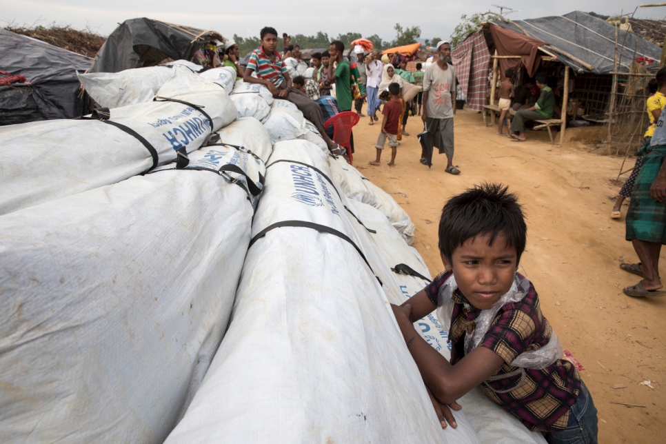 Bangladesh. Desperation and heavy rains blight Rohingya refugees