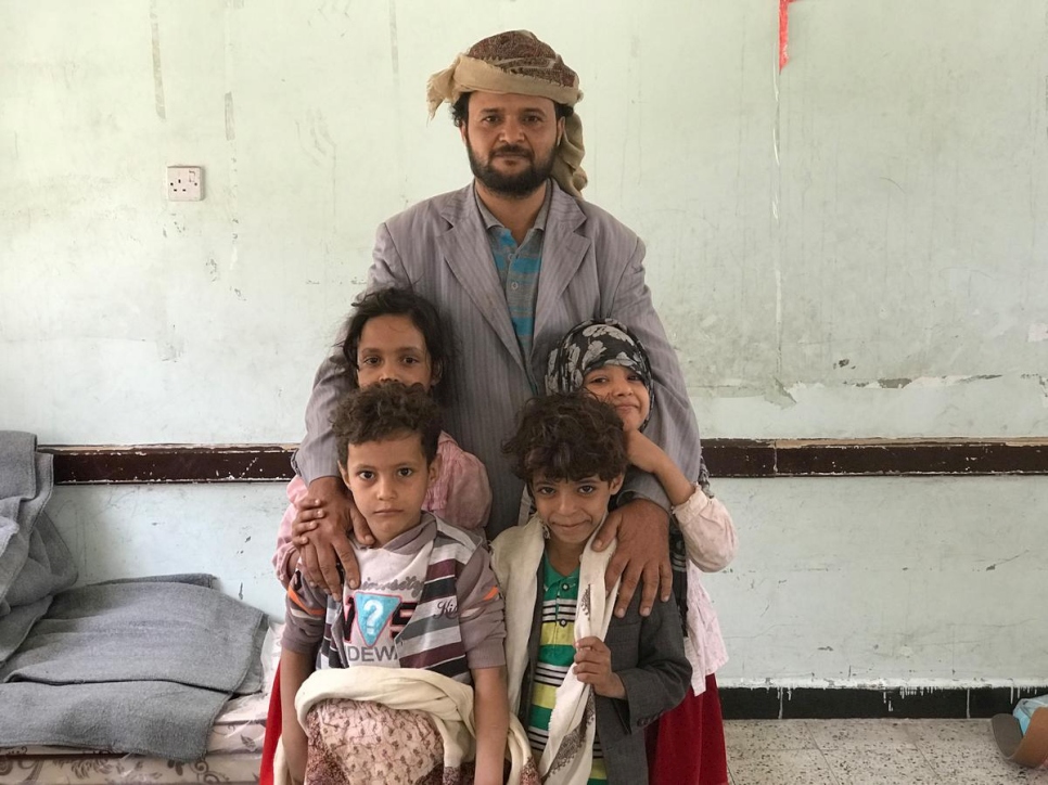 Déplacés par les combats à Al Hudaydah, Ali Mohammed et sa famille ont trouvé abri dans une école à Sanaa, la capitale yéménite. 